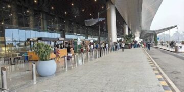 Muskuraiye! Even the British are falling in love with Lucknow Airport