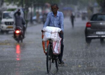 Lucknow braces for a stormy weekend: Thunder, hail, and 60km/h gusts on the way