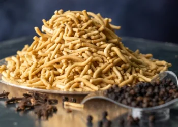 Pocket pinch for namkeen lovers as Indore’s sev, gathiya rise in price!