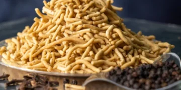 Pocket pinch for namkeen lovers as Indore’s sev, gathiya rise in price!