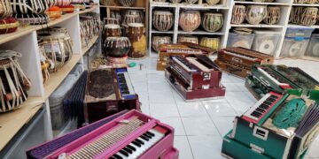 9 Music Stores in Lucknow where every visit sounds better